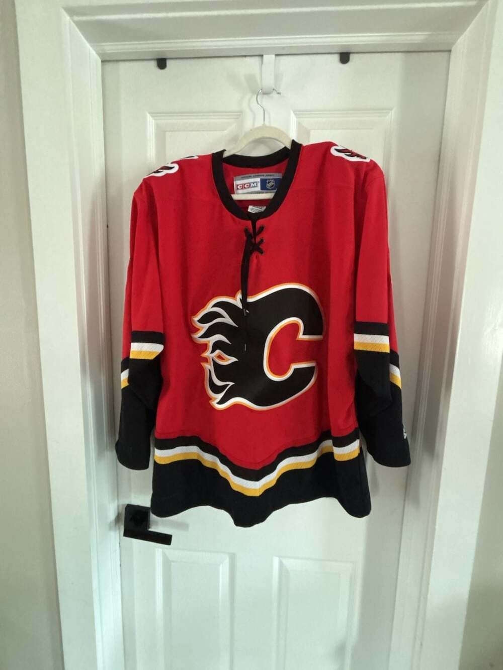 CCM Calgary Flames Phaneuf 3 Hockey Jersey Size L Red NHL